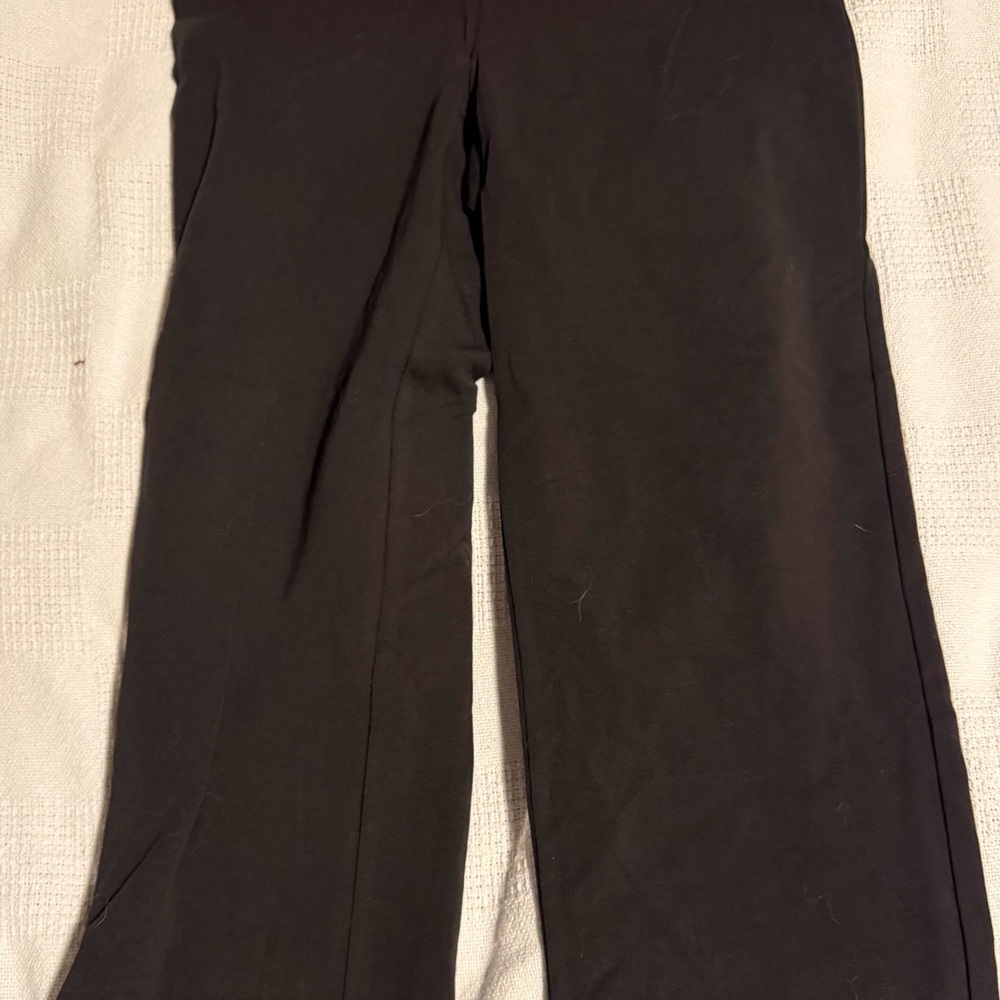 PINK Victoria's Secret capri Leggings with Pink Leopard Waistband - Picture 2 of 3